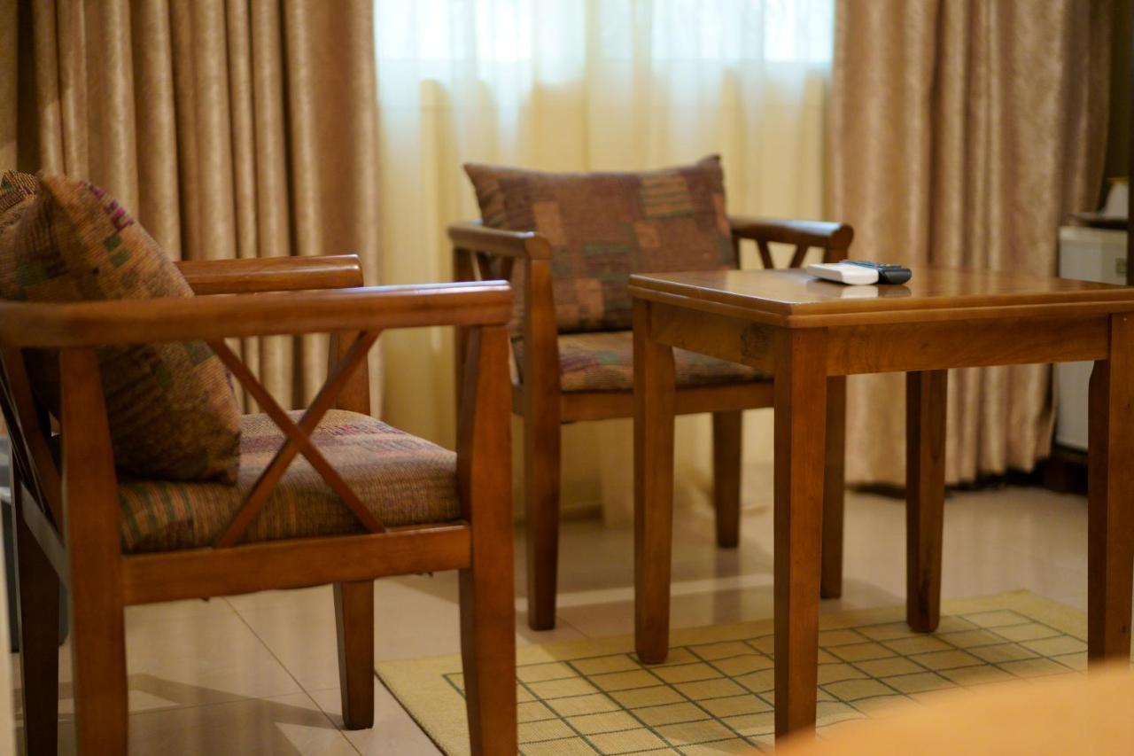 Le Feto Hotel Dakar Luaran gambar