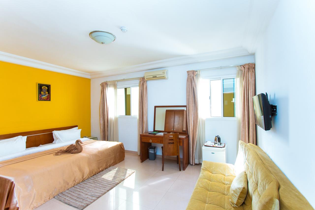 Le Feto Hotel Dakar Luaran gambar