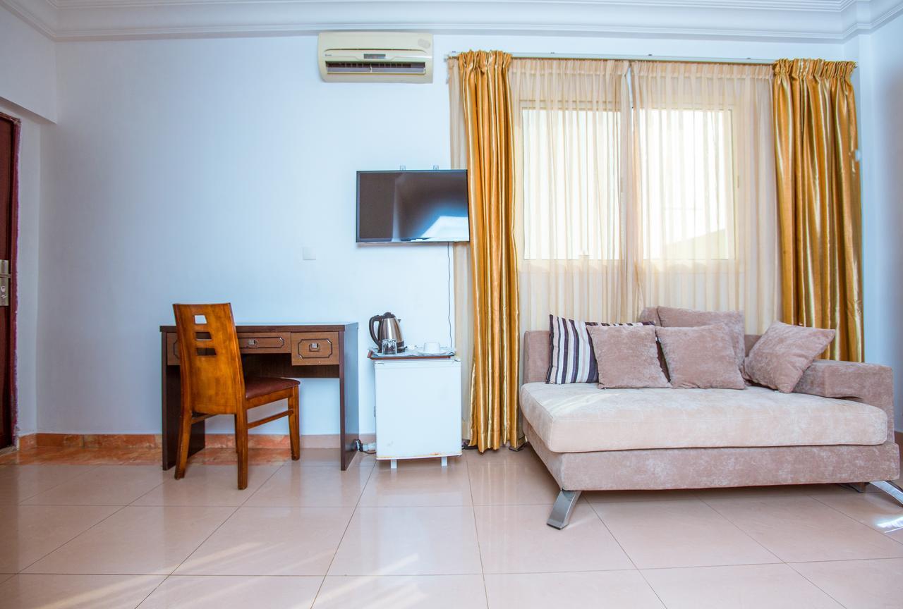 Le Feto Hotel Dakar Luaran gambar